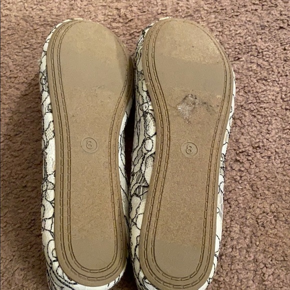 White with black lace overlay ballet flats - Picture 4 of 4